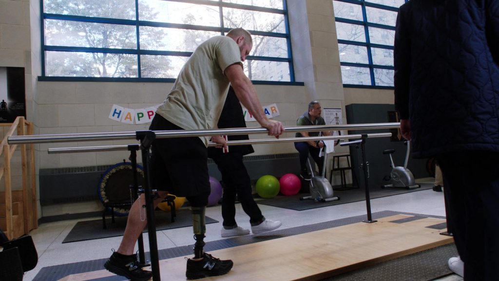 New Balance Men's Black Sneakers in Law & Order - SVU S22E04 “Sightless in a Savage Land” (2021) (Image 1)