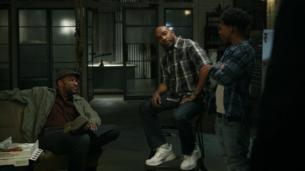 New Balance Men's Sneakers in S.W.A.T. S04E14 “Reckoning” (2021) (Image 1)