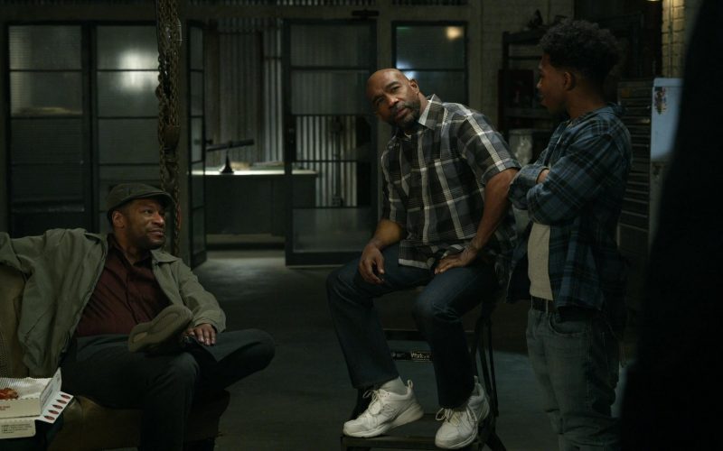 New Balance Men's Sneakers in S.W.A.T. S04E14 “Reckoning” (2021) (Image 1)