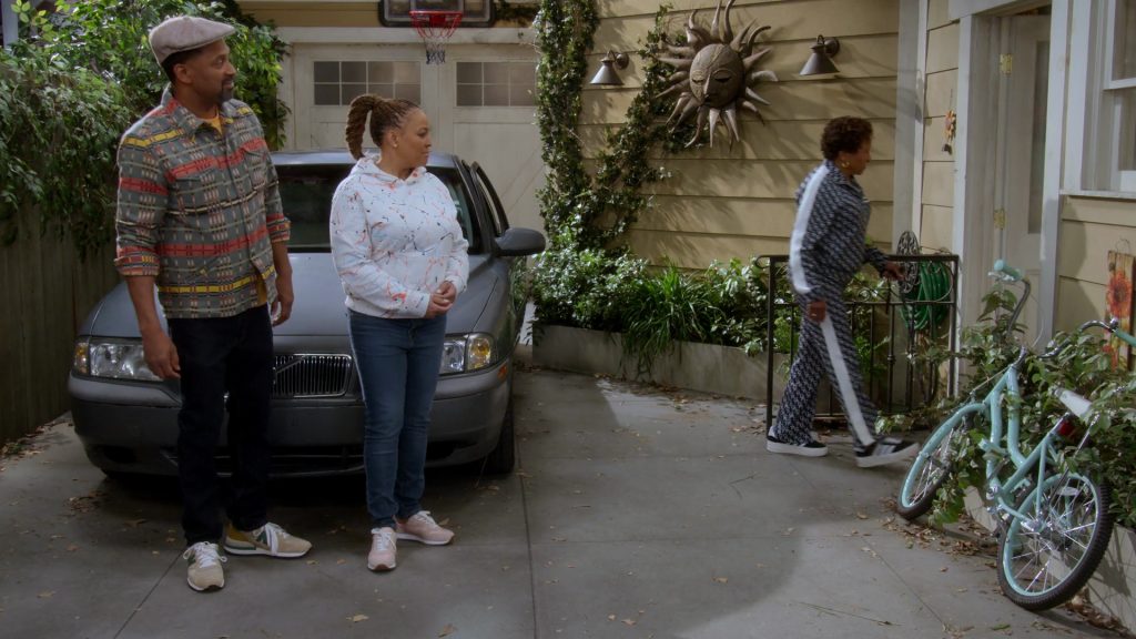 New Balance Men's Sneakers of Mike Epps as Bernard “Bennie” Upshaw Sr. in The Upshaws S04E06 “Auto Motives” (2023) (Image 7)