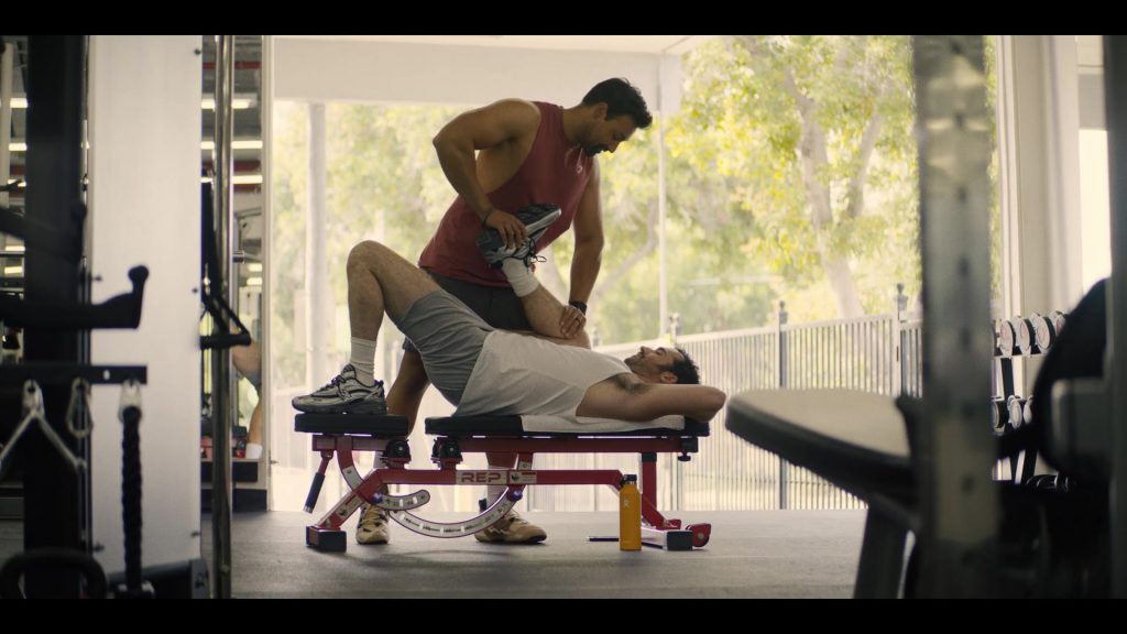 New Balance Shoes, Hydro Flask in I Love LA S01E02 “Roger & Munchy” (2025) (Image 3)