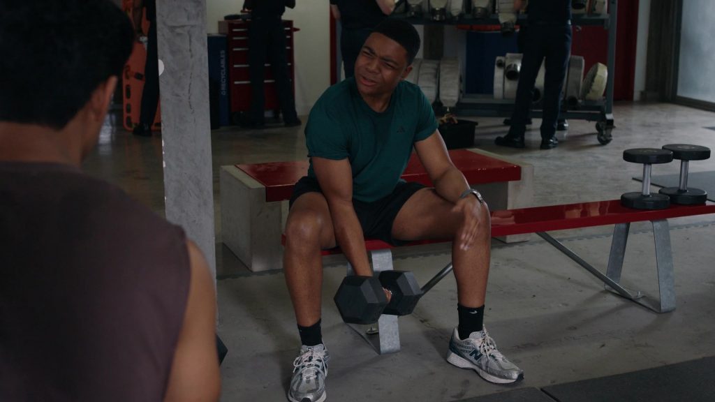 New Balance Shoes in 9-1-1 S09E15 “Pick Your Poison” (2026) (Image 4)