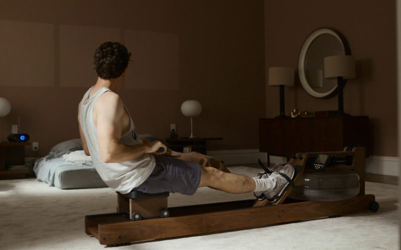 New Balance Shoes in City on Fire S01E07 “The Demon Brother” (2023) (Image 1)
