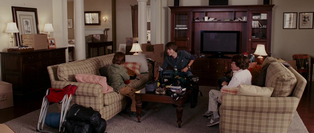New Balance Shoes in Evan Almighty (2007) (Image 2)
