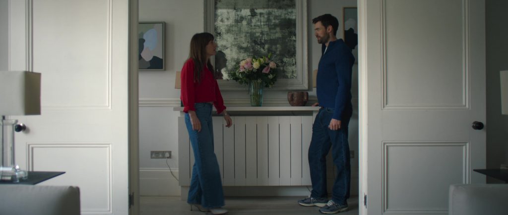 New Balance Shoes in Malice S01E04 (2025) (Image 3)