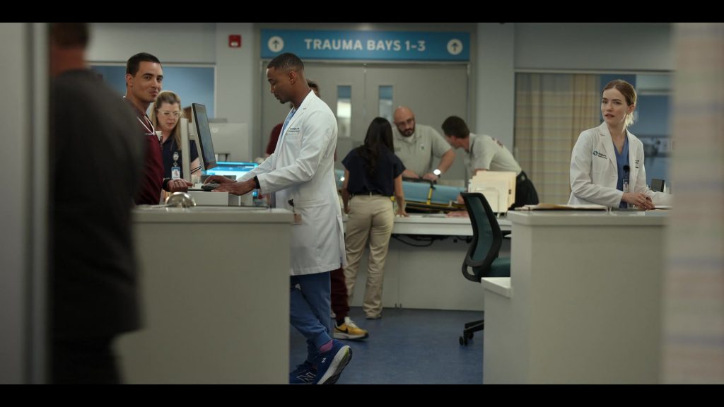 New Balance Shoes in Pulse S01E05 “Nothing Personal” (2025) (Image 1)