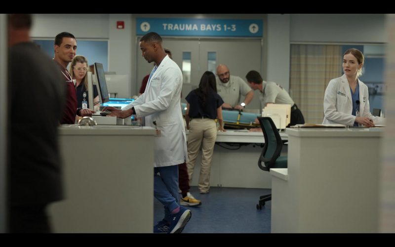 New Balance Shoes in Pulse S01E05 “Nothing Personal” (2025) (Image 1)