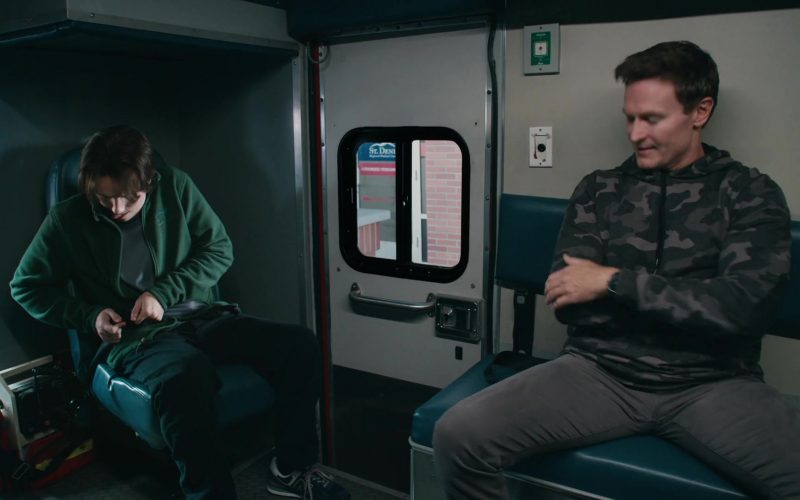 New Balance Shoes in St. Denis Medical S02E16 “Experience With Human Babies” (2026) (Image 1)