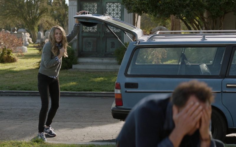New Balance Sneakers For Women in The Unicorn S01E18 “No Matter What the Future Brings” (2020) (Image 1)