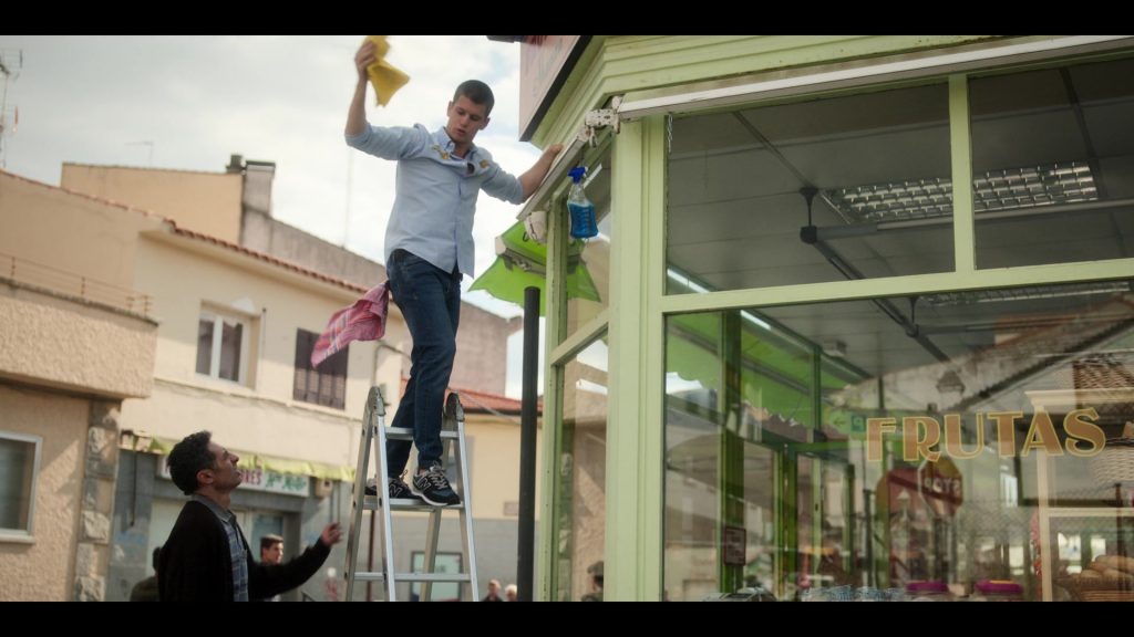 New Balance Sneakers Worn by Miguel Bernardeau in Elite S03E04 “Lu” (2020) (Image 1)