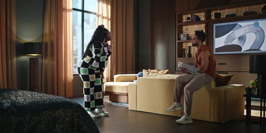 New Balance Sneakers and Funyuns Snacks in Harlem S03E02 “Fallopian Blues” (2025) (Image 1)