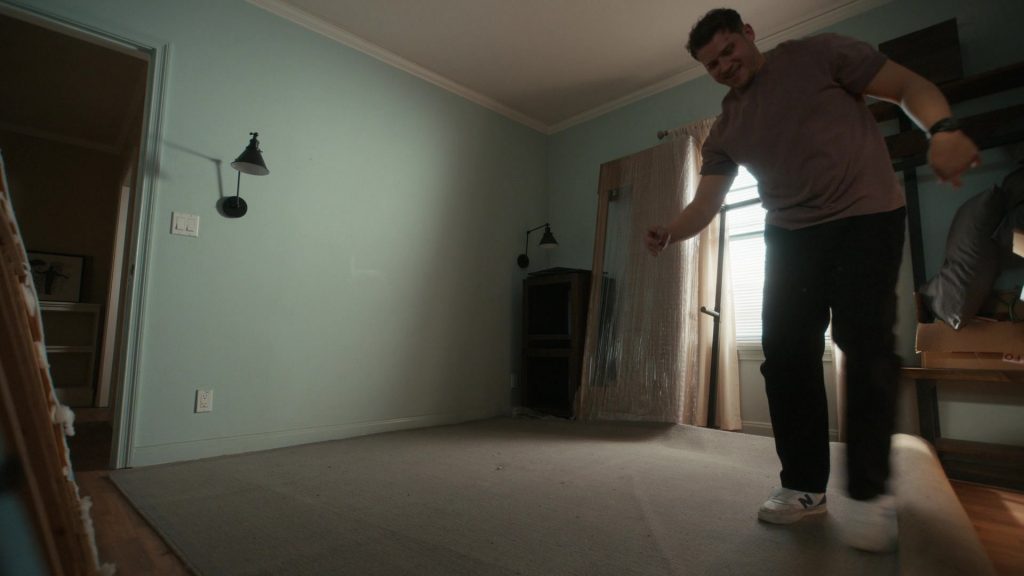 New Balance Sneakers in 9-1-1 S08E11 “Holy Mother of God” (2025) (Image 4)