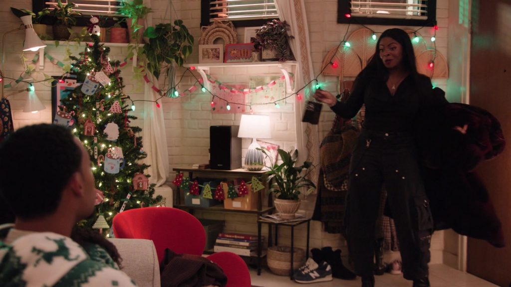 New Balance Sneakers in Abbott Elementary S04E08 “Winter Break” (2024) (Image 4)