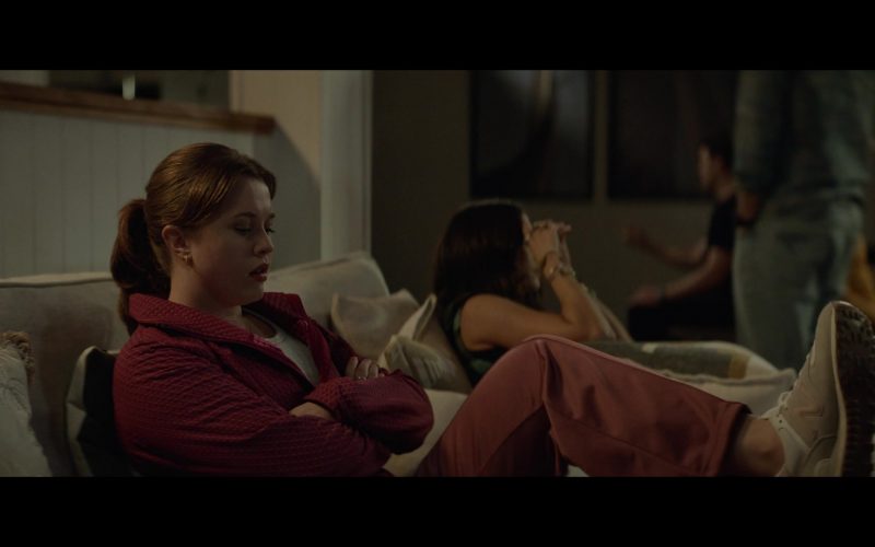 New Balance Sneakers in Apples Never Fall S01E03 “Amy” (2024) (Image 1)