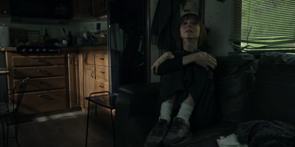 New Balance Sneakers in Bosch Legacy S03E05 “Fing Politics” (2025) (Image 1)