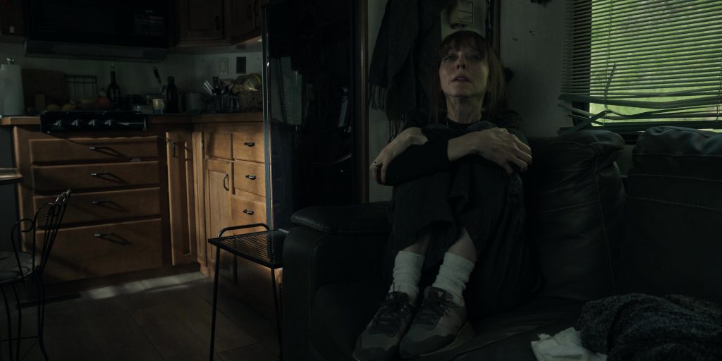 New Balance Sneakers in Bosch Legacy S03E05 “Fing Politics” (2025) (Image 2)