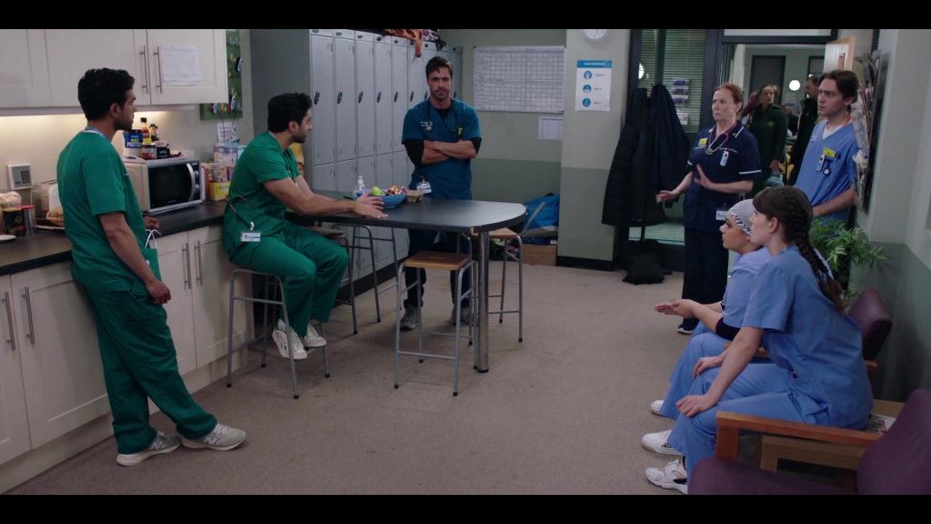 New Balance Sneakers in Casualty S39E20 “Internal Affairs – Episode 2” (2025) (Image 16)