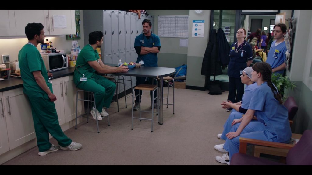New Balance Sneakers in Casualty S39E20 “Internal Affairs – Episode 2” (2025) (Image 2)