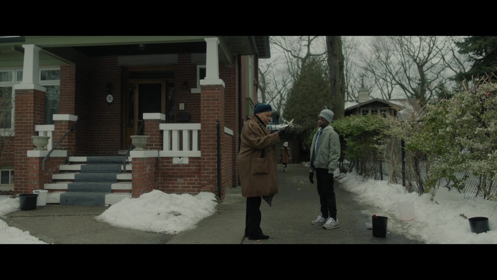 New Balance Sneakers in Cross S01E02 “Ride the White Horsey” (2024) (Image 1)