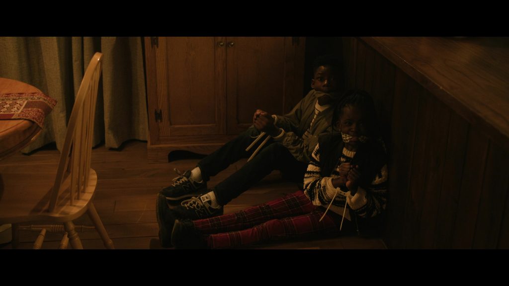 New Balance Sneakers in Cross S01E08 “You Had Me at Motherfucker” (2024) (Image 1)