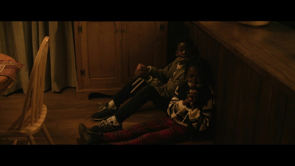 New Balance Sneakers in Cross S01E08 “You Had Me at Motherfucker” (2024) (Image 3)