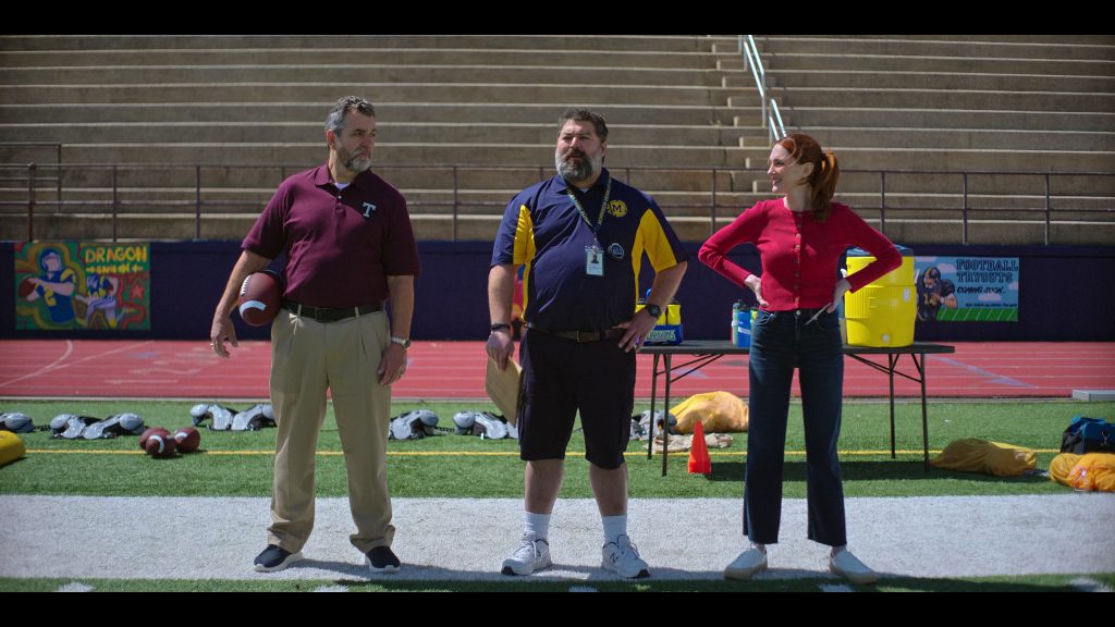 New Balance Sneakers in English Teacher S02E04 “College Week” (2025) (Image 2)