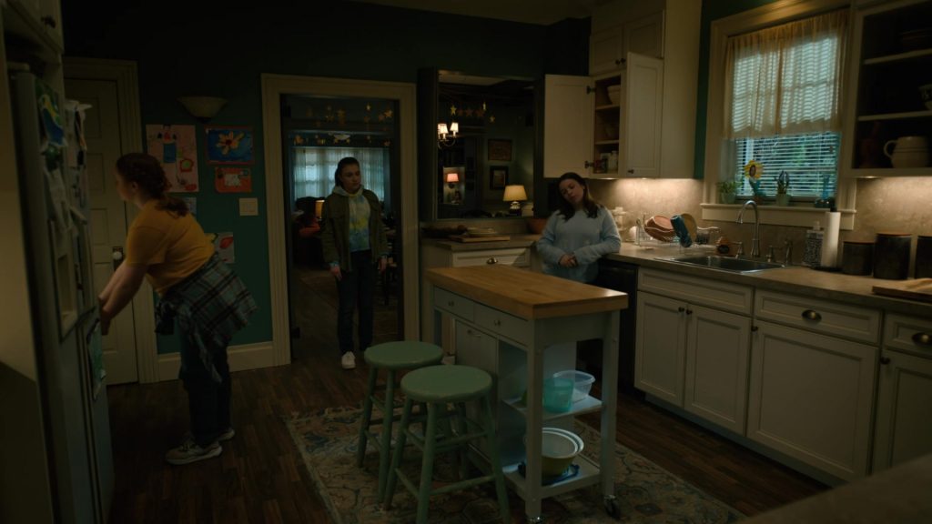 New Balance Sneakers in Evil S04E10 “How to Survive a Storm” (2024) (Image 1)