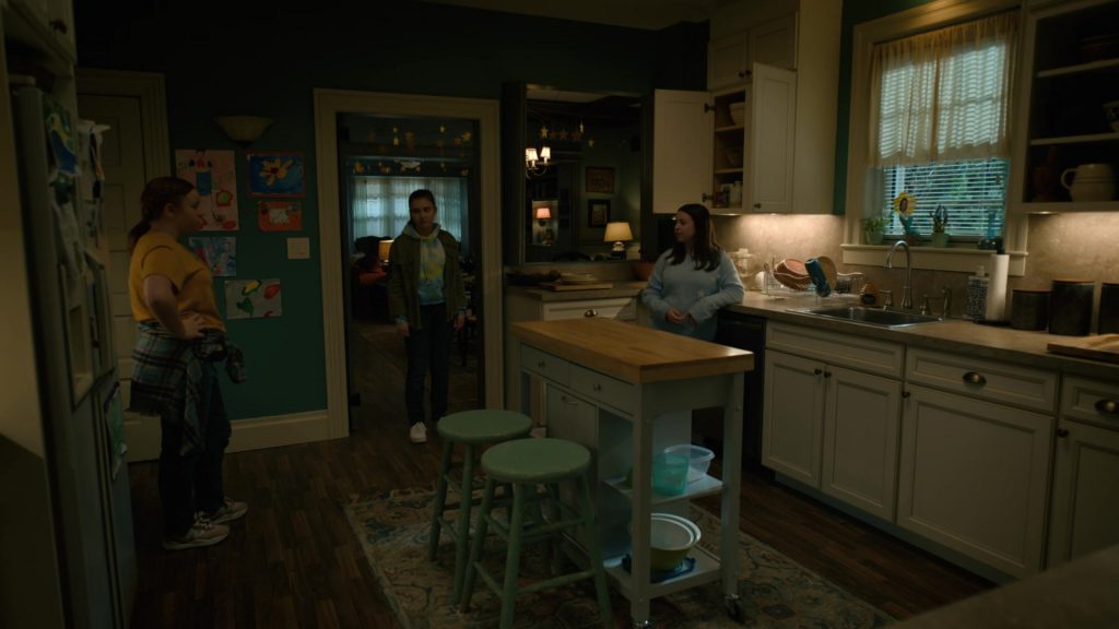 New Balance Sneakers in Evil S04E10 “How to Survive a Storm” (2024) (Image 4)
