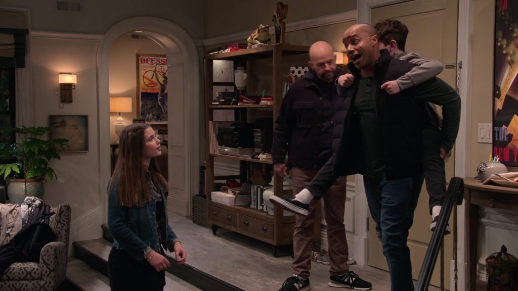 New Balance Sneakers in Extended Family S01E06 “The Consequences of Status” (2024) (Image 1)