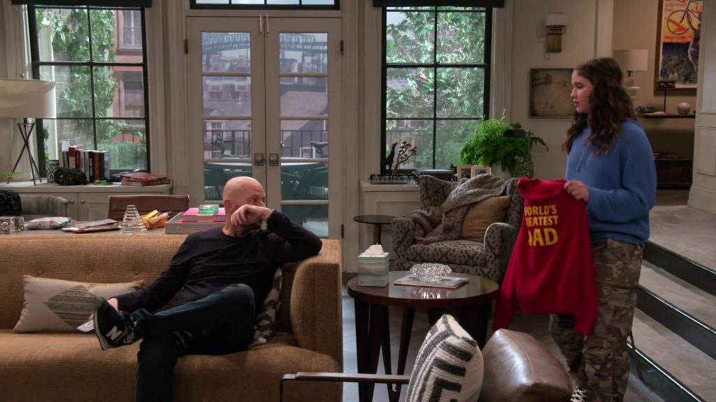 New Balance Sneakers in Extended Family S01E09 “The Consequences of Helping People” (2024) (Image 5)