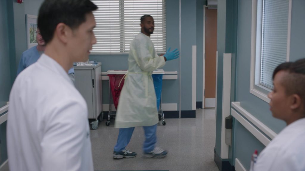 New Balance Sneakers in Grey's Anatomy S22E07 “Skyfall” (2026) (Image 2)