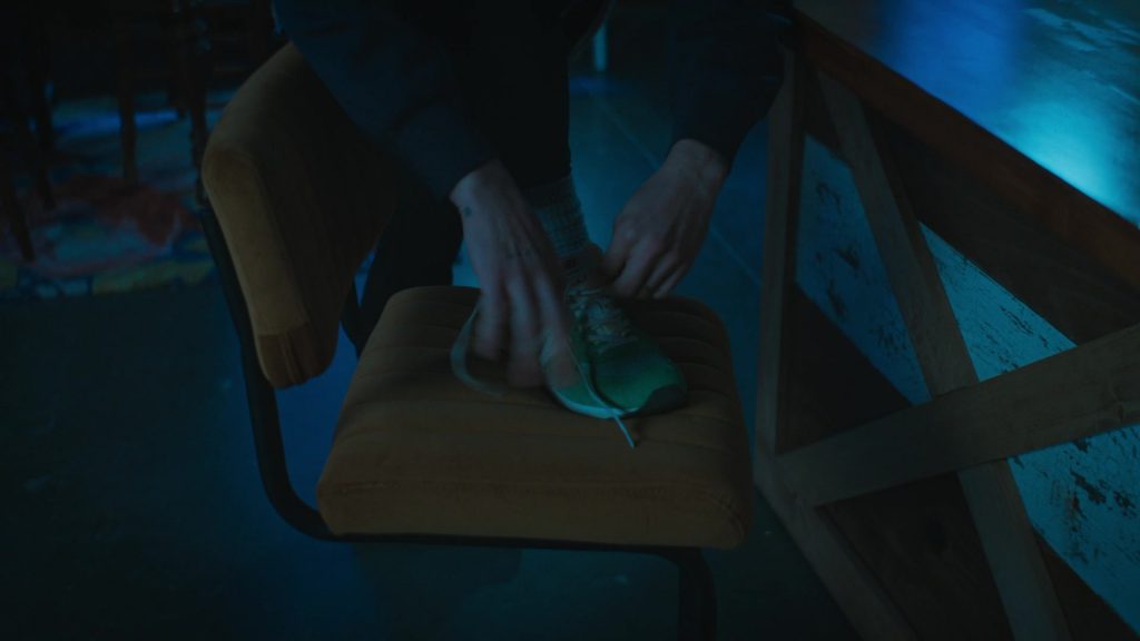 New Balance Sneakers in Grosse Pointe Garden Society S01E04 “Force of Nature” (2025) (Image 2)