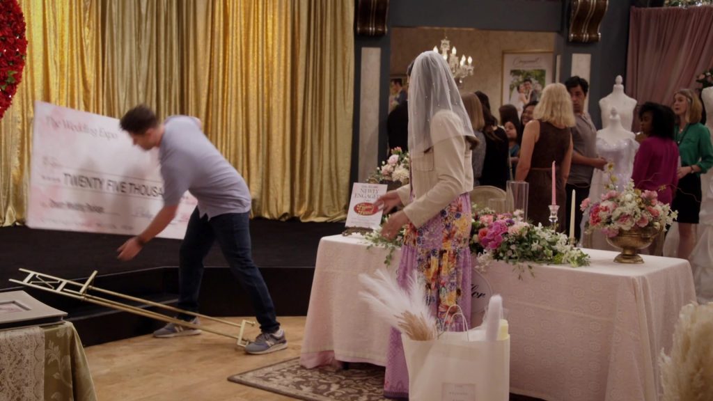 New Balance Sneakers in Lopez vs Lopez S03E01 “Lopez vs Wedding” (2024) (Image 4)