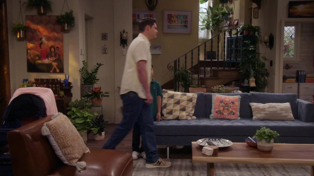 New Balance Sneakers in Lopez vs Lopez S03E05 “Lopez vs Friend” (2024) (Image 5)