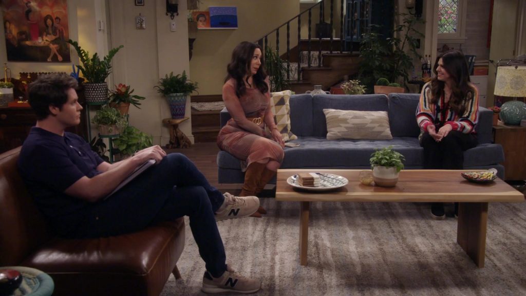 New Balance Sneakers in Lopez vs Lopez S03E12 “Lopez vs Elsa” (2025) (Image 4)