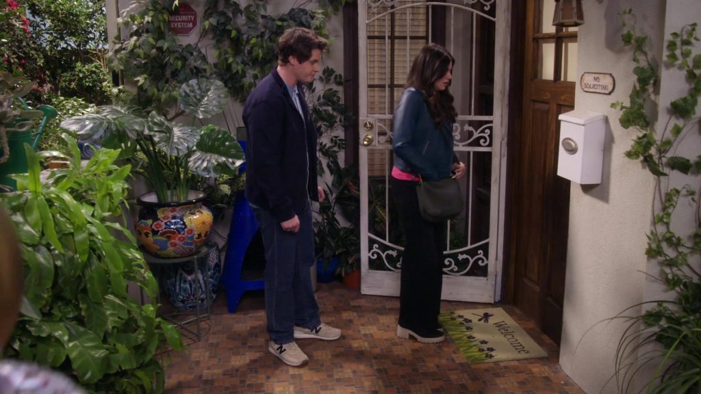 New Balance Sneakers in Lopez vs Lopez S03E13 “Lopez vs Lockout” (2025) (Image 19)
