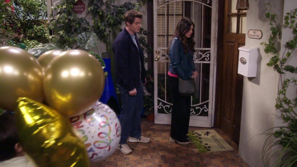 New Balance Sneakers in Lopez vs Lopez S03E13 “Lopez vs Lockout” (2025) (Image 20)