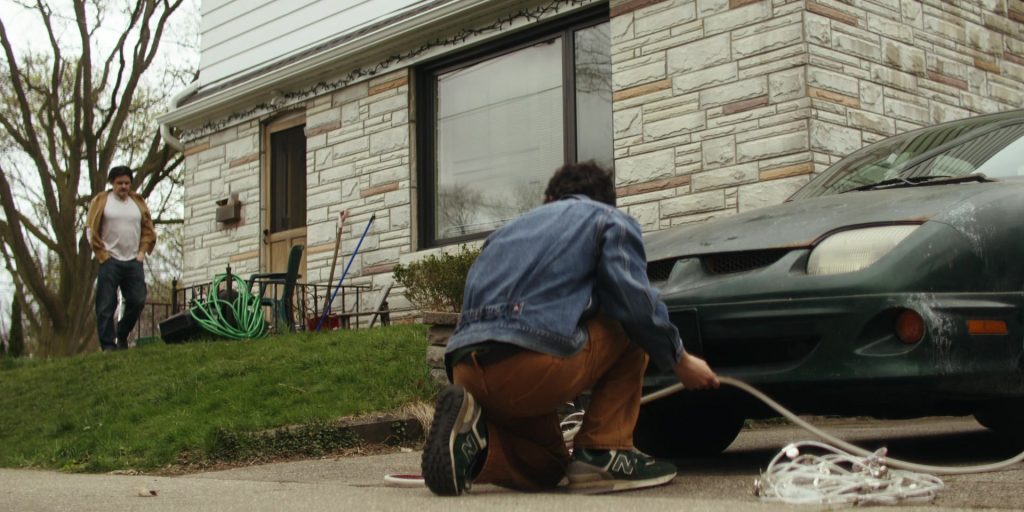 New Balance Sneakers in Motorheads S01E02 “Glow” (2025) (Image 3)