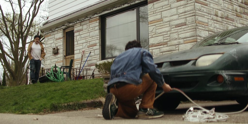 New Balance Sneakers in Motorheads S01E02 “Glow” (2025) (Image 4)