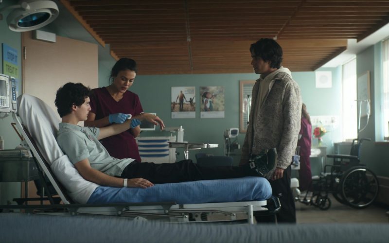 New Balance Sneakers in Motorheads S01E03 “Assessment” (2025) (Image 1)