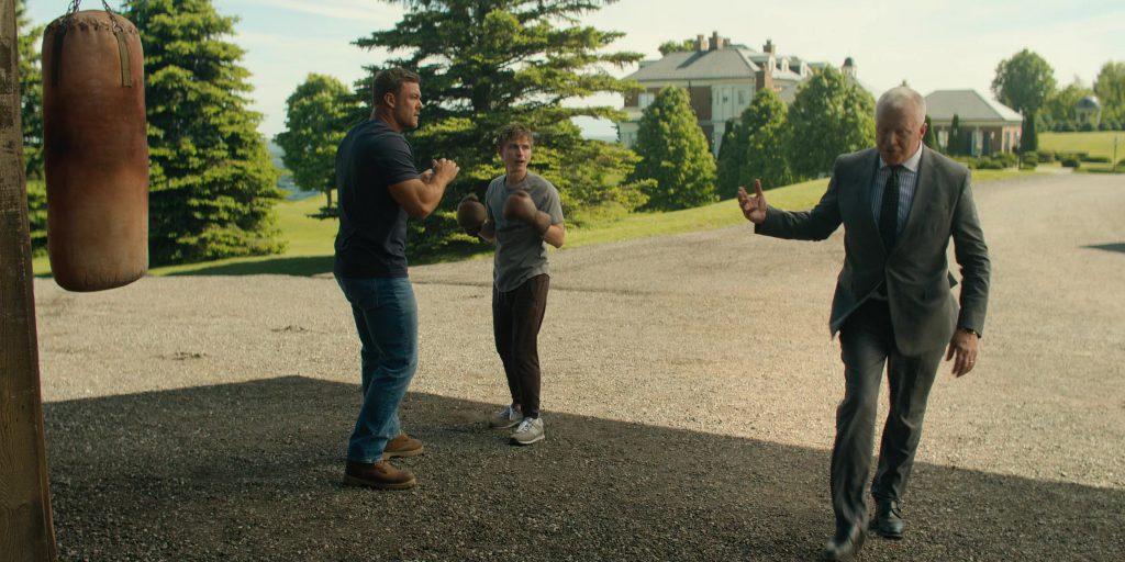 New Balance Sneakers in Reacher S03E04 “Dominique” (2025) (Image 5)