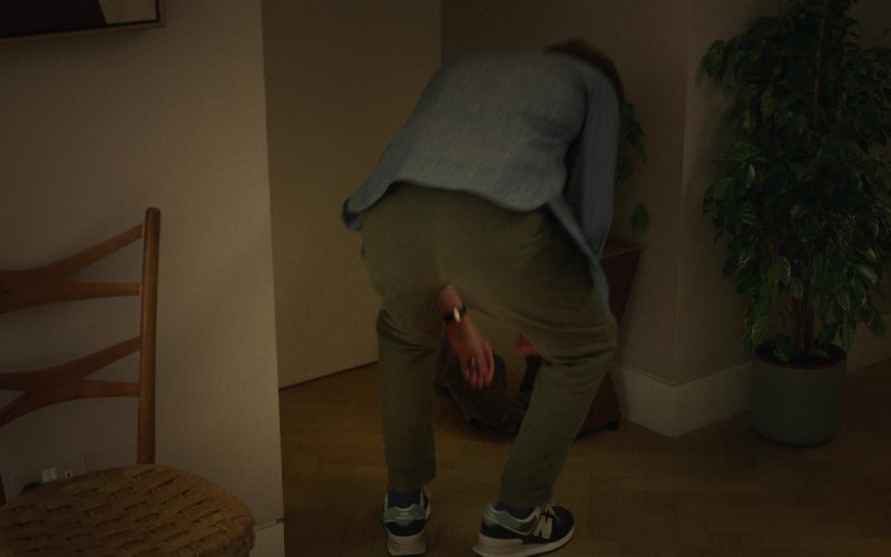 New Balance Sneakers in The Girlfriend S01E06 (2025) (Image 1)