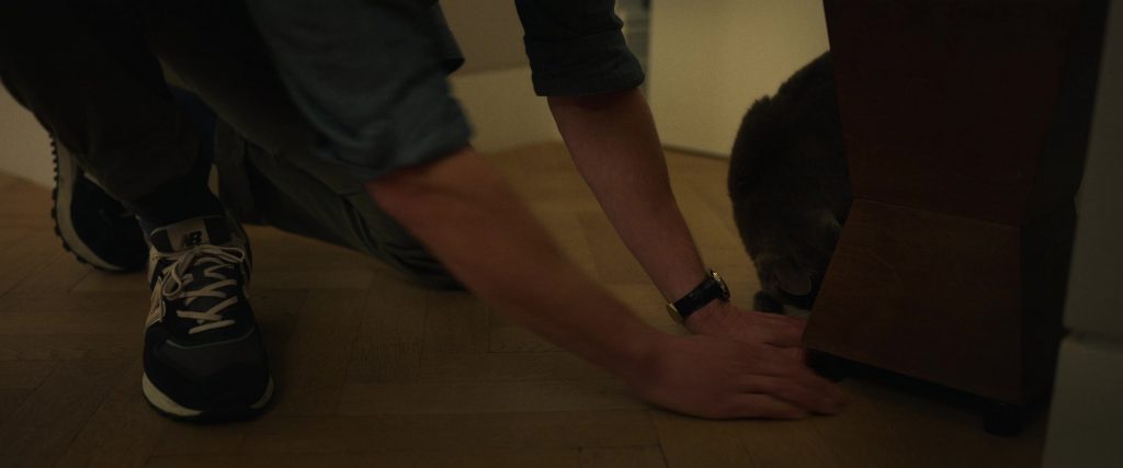 New Balance Sneakers in The Girlfriend S01E06 (2025) (Image 7)