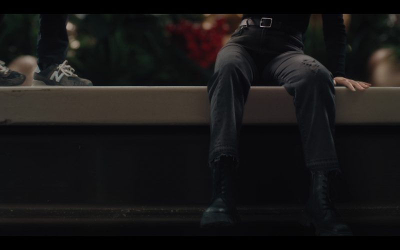 New Balance Sneakers in The Miniature Wife S01E06 “Happy New Year, Les!” (2026) (Image 1)