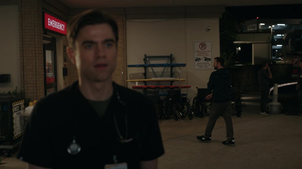 New Balance Sneakers in The Pitt S01E15 “9 – 00 P.M.” (2025) (Image 2)