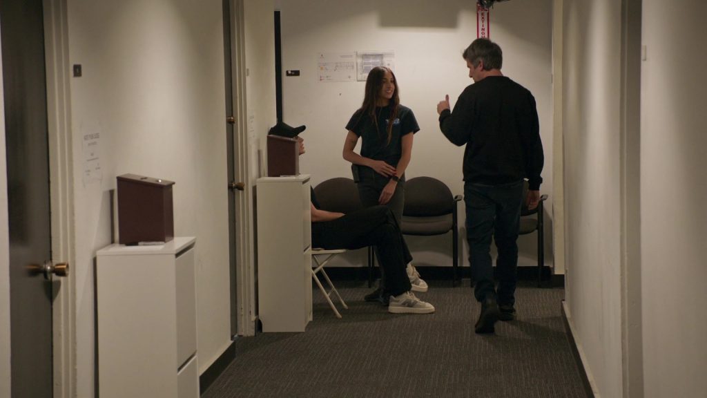 New Balance Sneakers in The Rehearsal S02E02 “Star Potential” (2025) (Image 5)