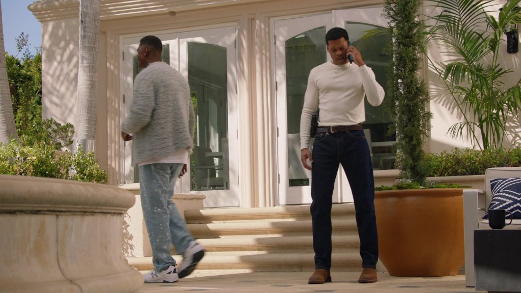 New Balance Sneakers in The Rookie S07E13 “Three Billboards” (2025) (Image 3)