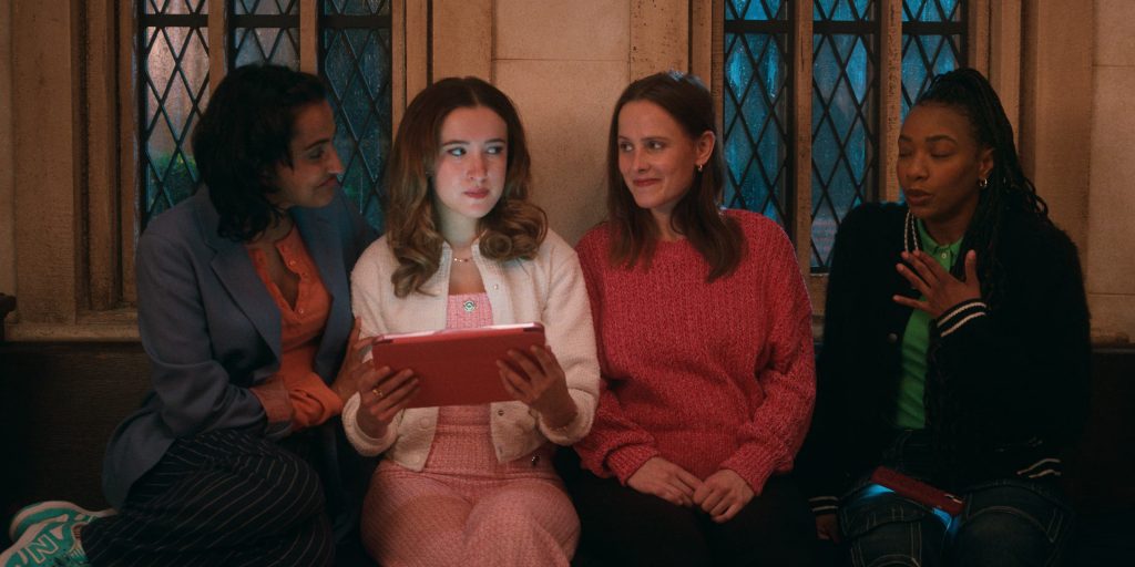 New Balance Sneakers in The Sex Lives of College Girls S03E08 “The Good Partner Test” (2025) (Image 3)