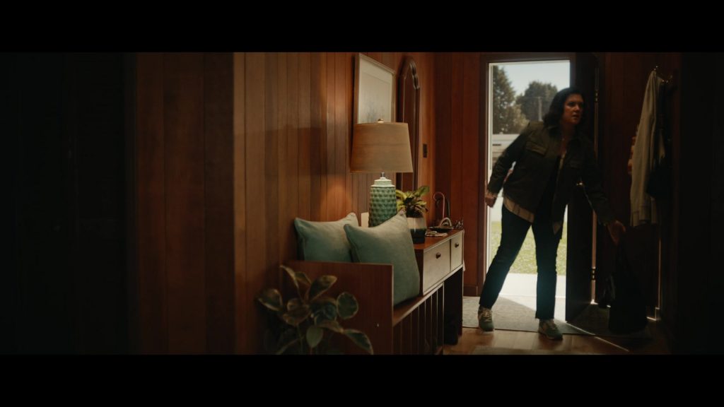 New Balance Sneakers in Yellowjackets S03E10 “Full Circle” (2025) (Image 4)
