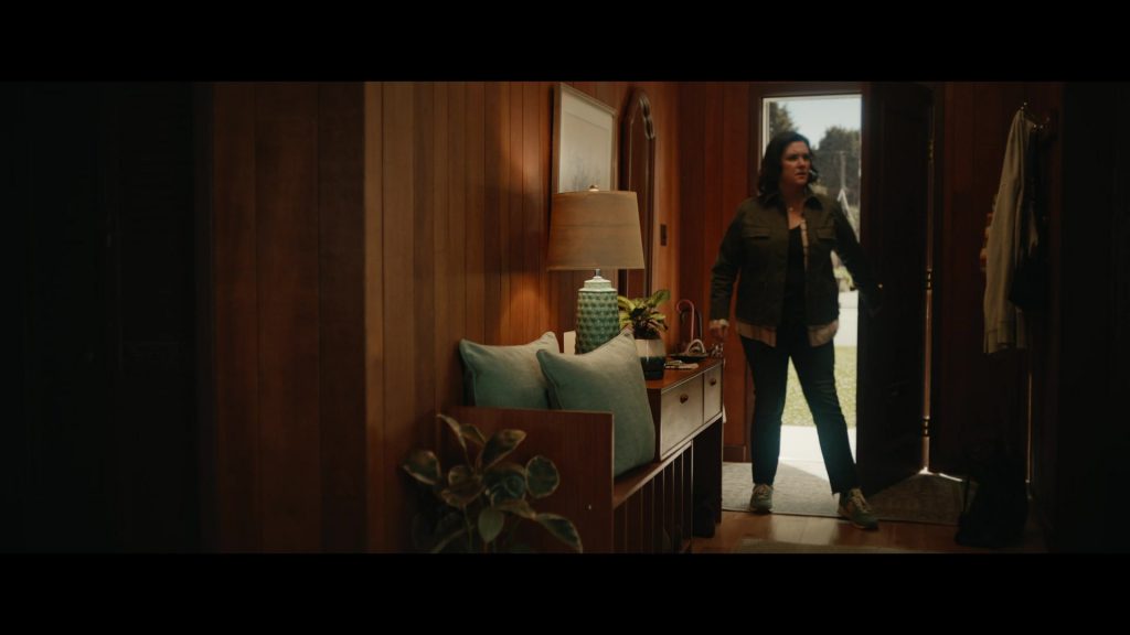 New Balance Sneakers in Yellowjackets S03E10 “Full Circle” (2025) (Image 5)